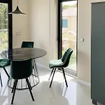 1 Bedroom Awesome In *
