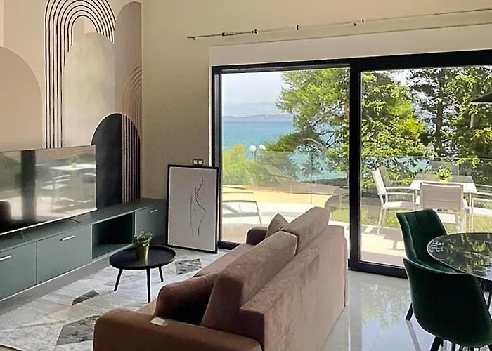1 Bedroom Awesome In Apartamento *